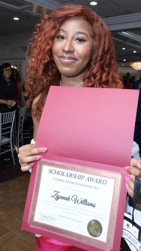 Ziyanah Williams with her scholarship award